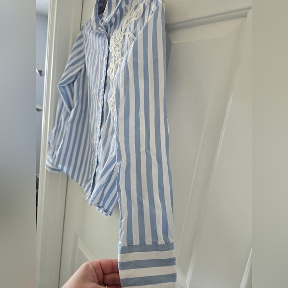 Lauren Blue and White Striped Shirt with Lace Detail Size MP - Picture 9 of 16
